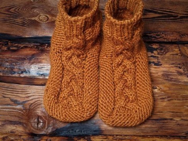 The Top Bootie Slippers For Women in 2023 – Reviews by Hollywood Life – Hollywood Life