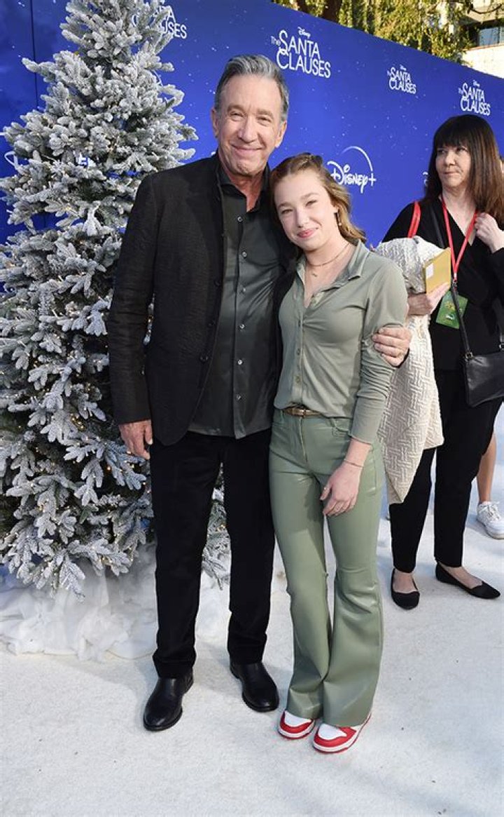 Tim Allen Gushes Over His Daughter In ‘The Santa Clauses’ (Exclusive) – Hollywood Life