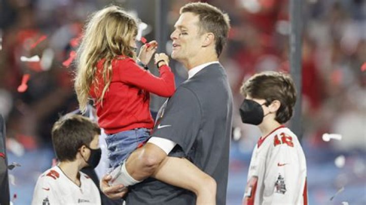 Tom Brady Committed To Being A Dad After Retirement: Report – Hollywood Life
