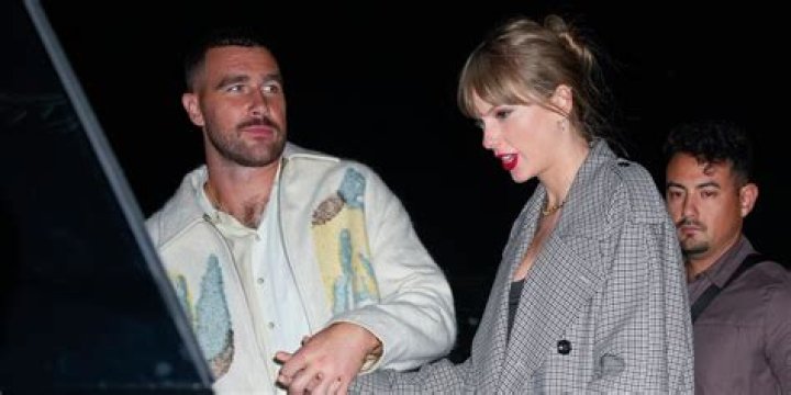 Travis Kelce Makes Cameo Appearance in Taylor Swift ‘SNL’ Sketch – Hollywood Life